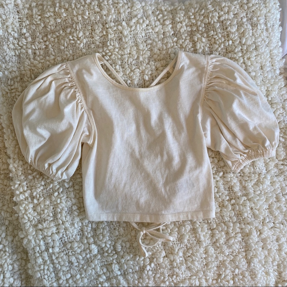 Aritzia Sunday Best puff sleeve crop top